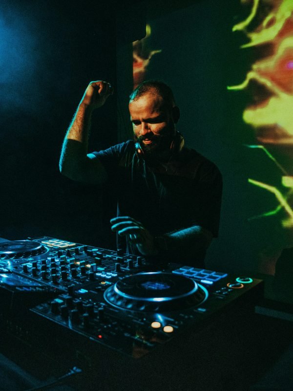 pexels-ojhonferreira-12793113 Elite Events